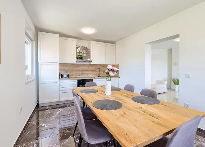 Baruni 公寓 Sukošan