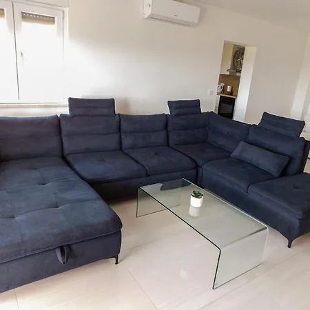 Baruni Apartment